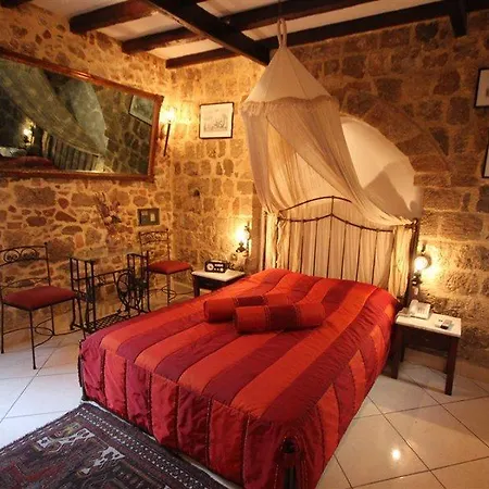 Cava D'oro Hotell